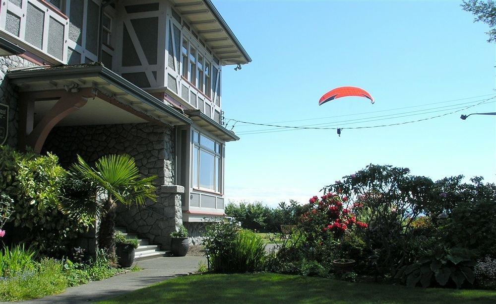 Dashwood Manor Seaside Bed & Breakfast Victoria Exterior photo