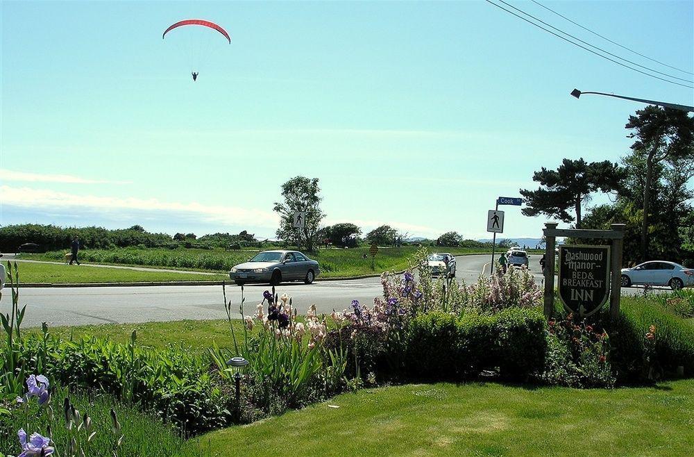 Dashwood Manor Seaside Bed & Breakfast Victoria Exterior photo