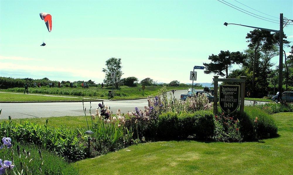 Dashwood Manor Seaside Bed & Breakfast Victoria Exterior photo