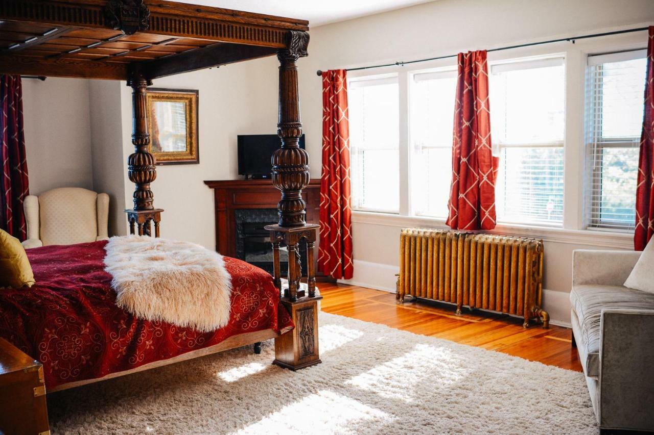 Dashwood Manor Seaside Bed & Breakfast Victoria Exterior photo